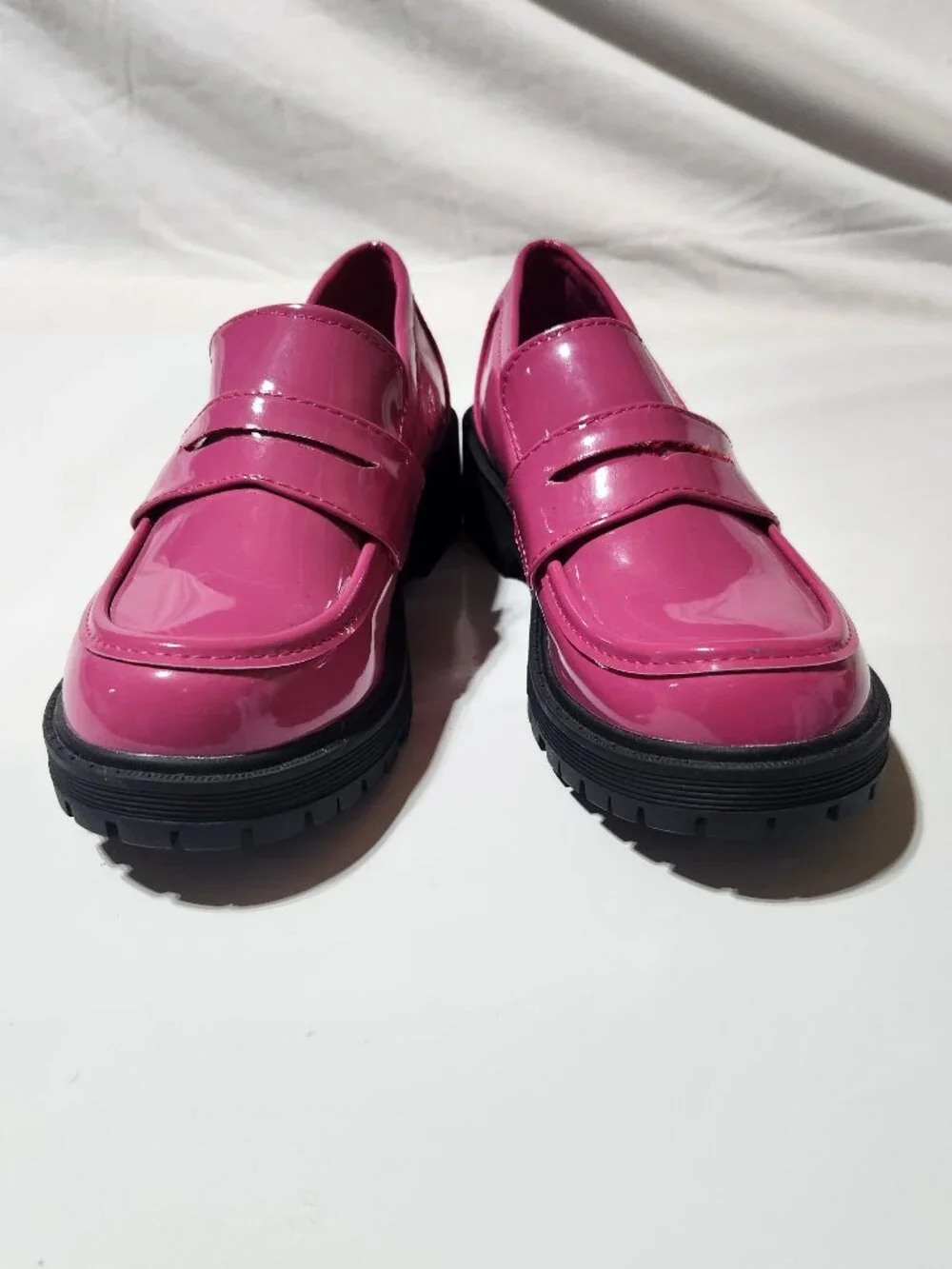 Link Girls’ Glossy Pink Loafers – Size 3 | Perfect for Fall & School Style!